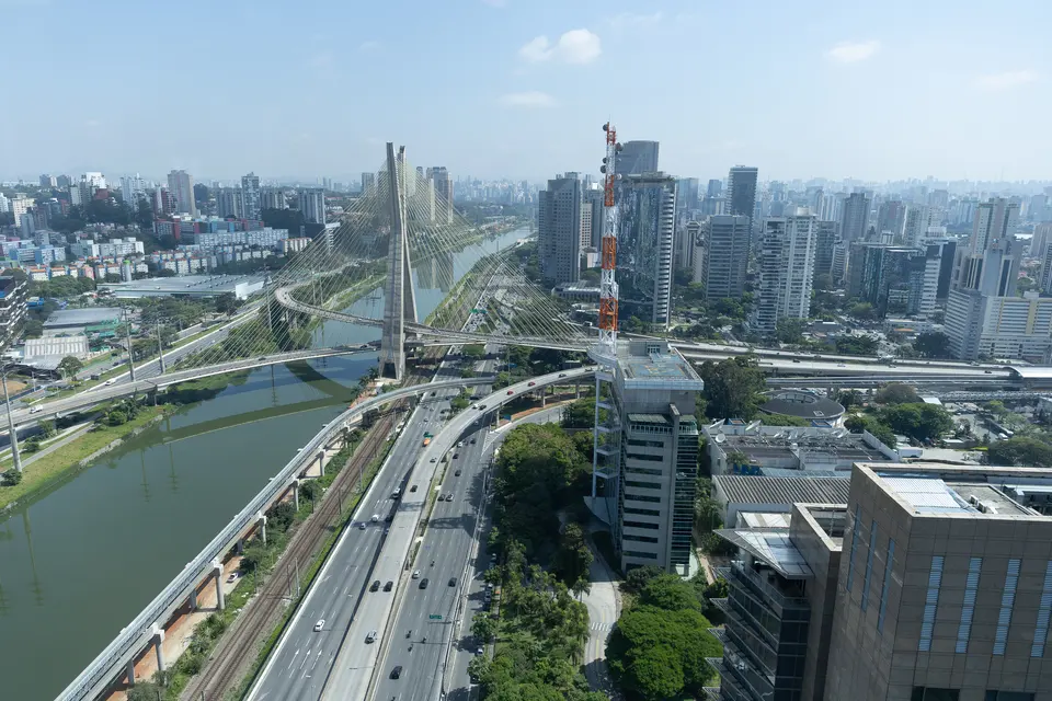 View of São Paulo and the Octávio Frias de Oliveira bridge from the venue